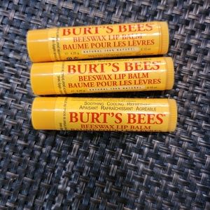 LOT 30 Burt bees lip balm
